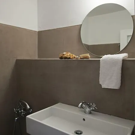 House Apartment *